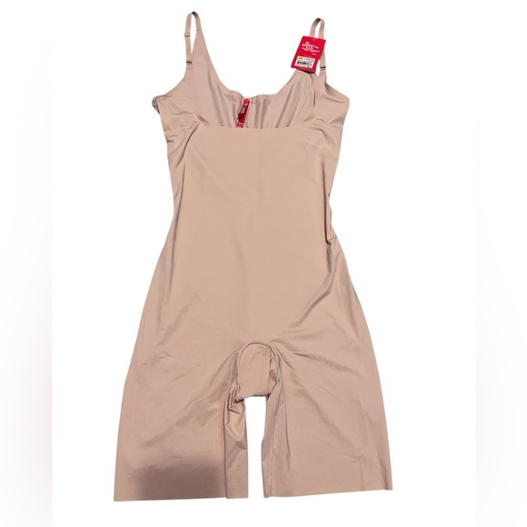 SPANX Thinstincts Open-Bust Mid-Thigh Bodysuit Soft Nude Size M - Picture 4 of 10